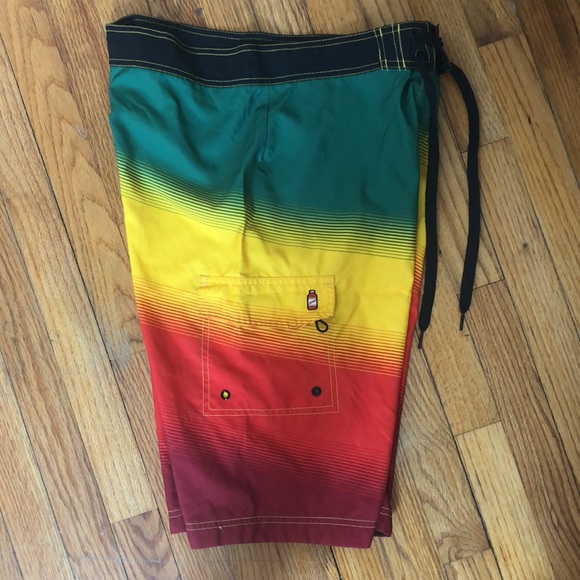 Men’s Red Stripe Board Shorts Size 32 - Picture 4 of 5